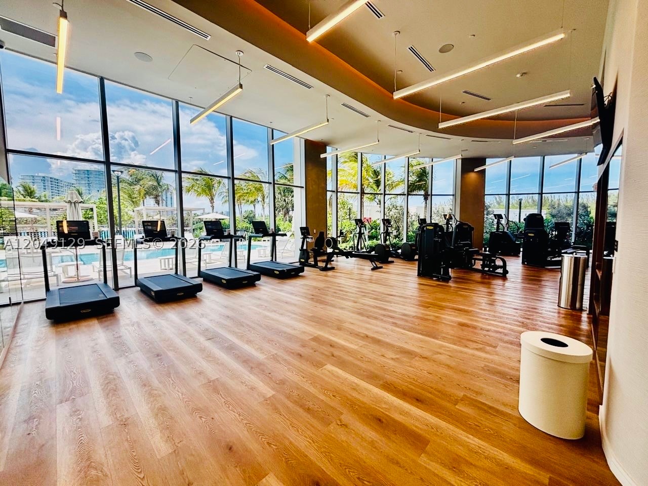 2411 Laguna Circle North #1411, Miami FL 33181