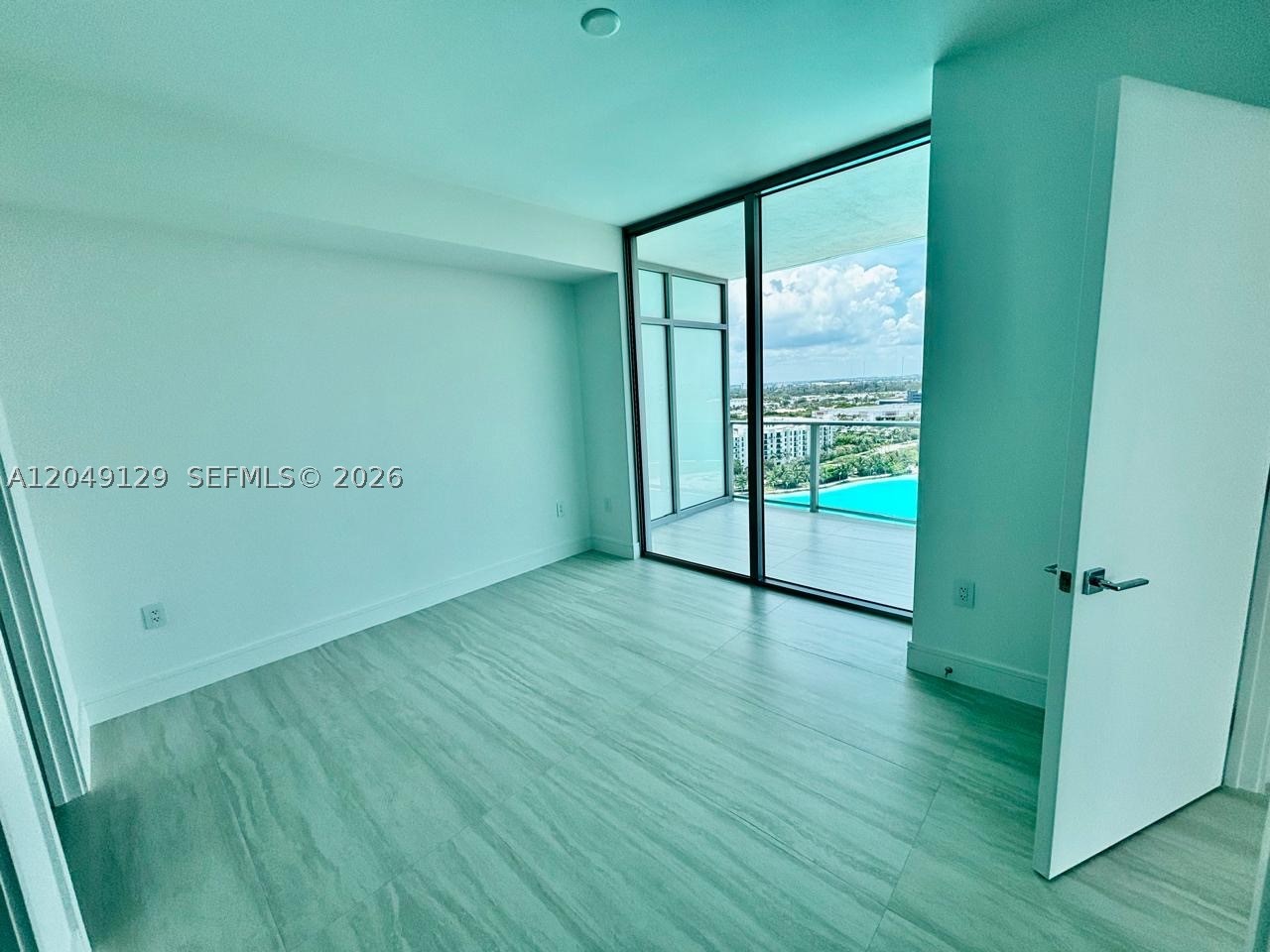 2411 Laguna Circle North #1411, Miami FL 33181