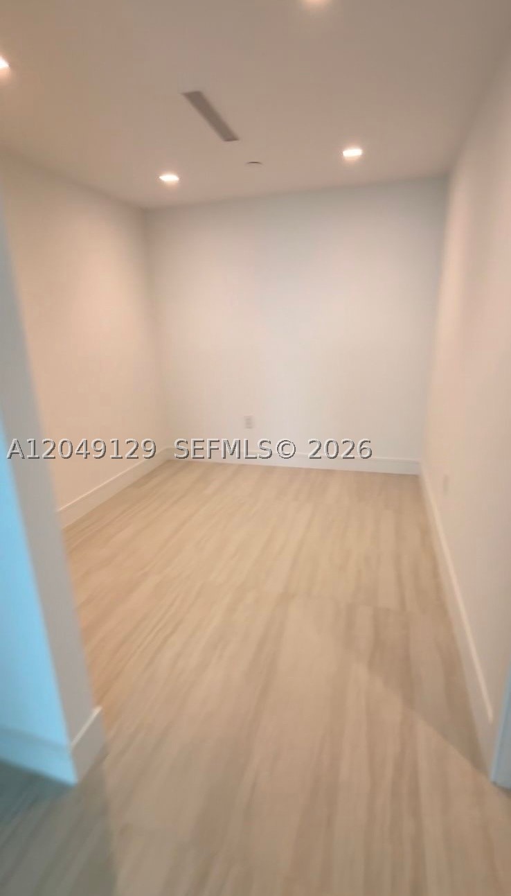 2411 Laguna Circle North #1411, Miami FL 33181