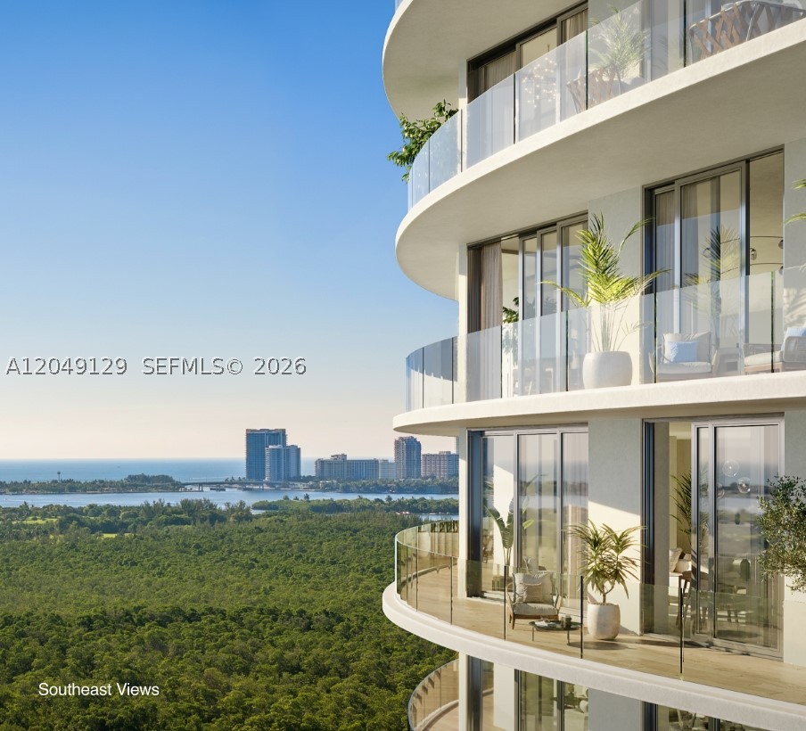 2411 Laguna Circle North #1411, Miami FL 33181
