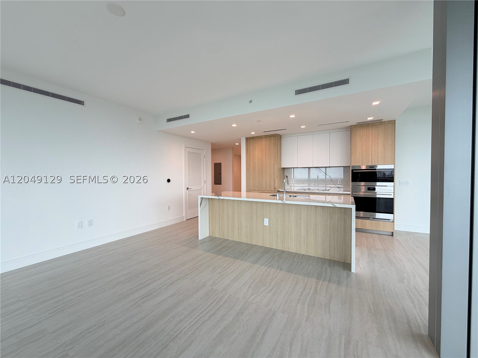 2411 Laguna Circle North #1411, Miami FL 33181
