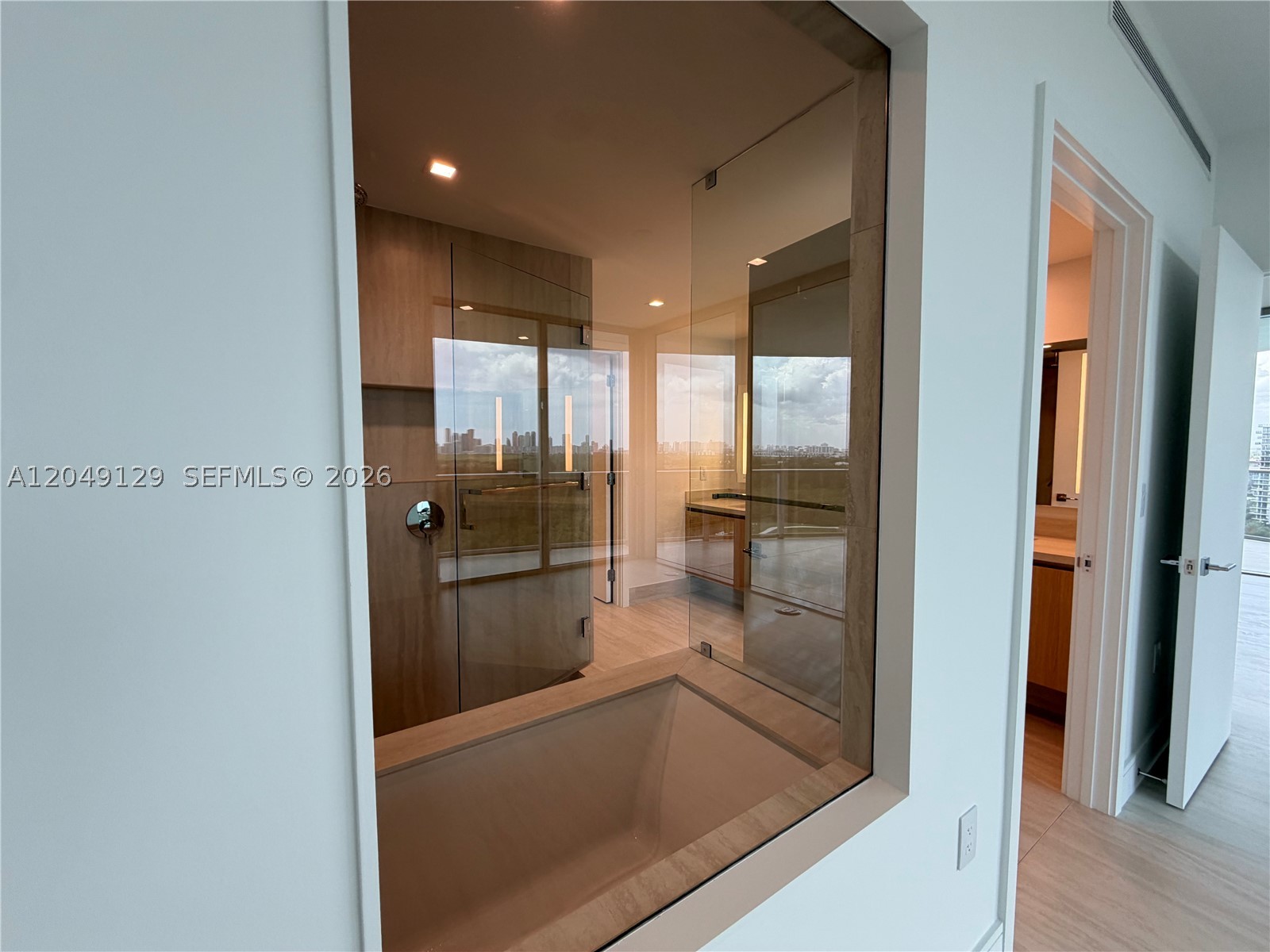 2411 Laguna Circle North #1411, Miami FL 33181