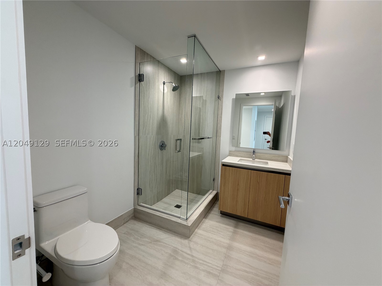 2411 Laguna Circle North #1411, Miami FL 33181