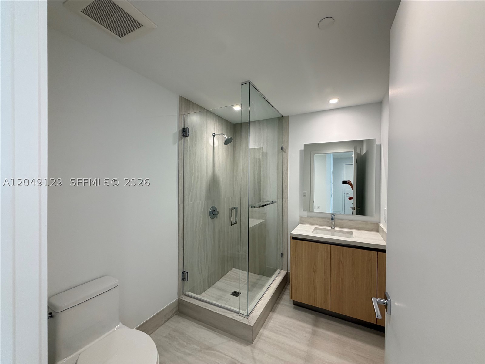 2411 Laguna Circle North #1411, Miami FL 33181