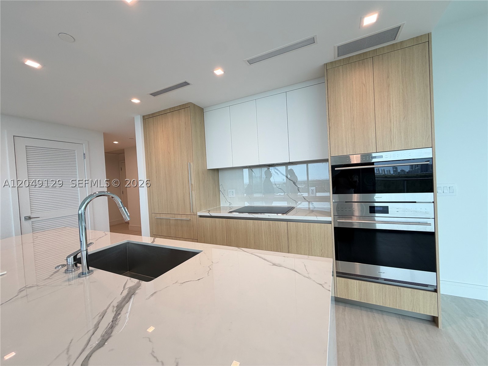 2411 Laguna Circle North #1411, Miami FL 33181