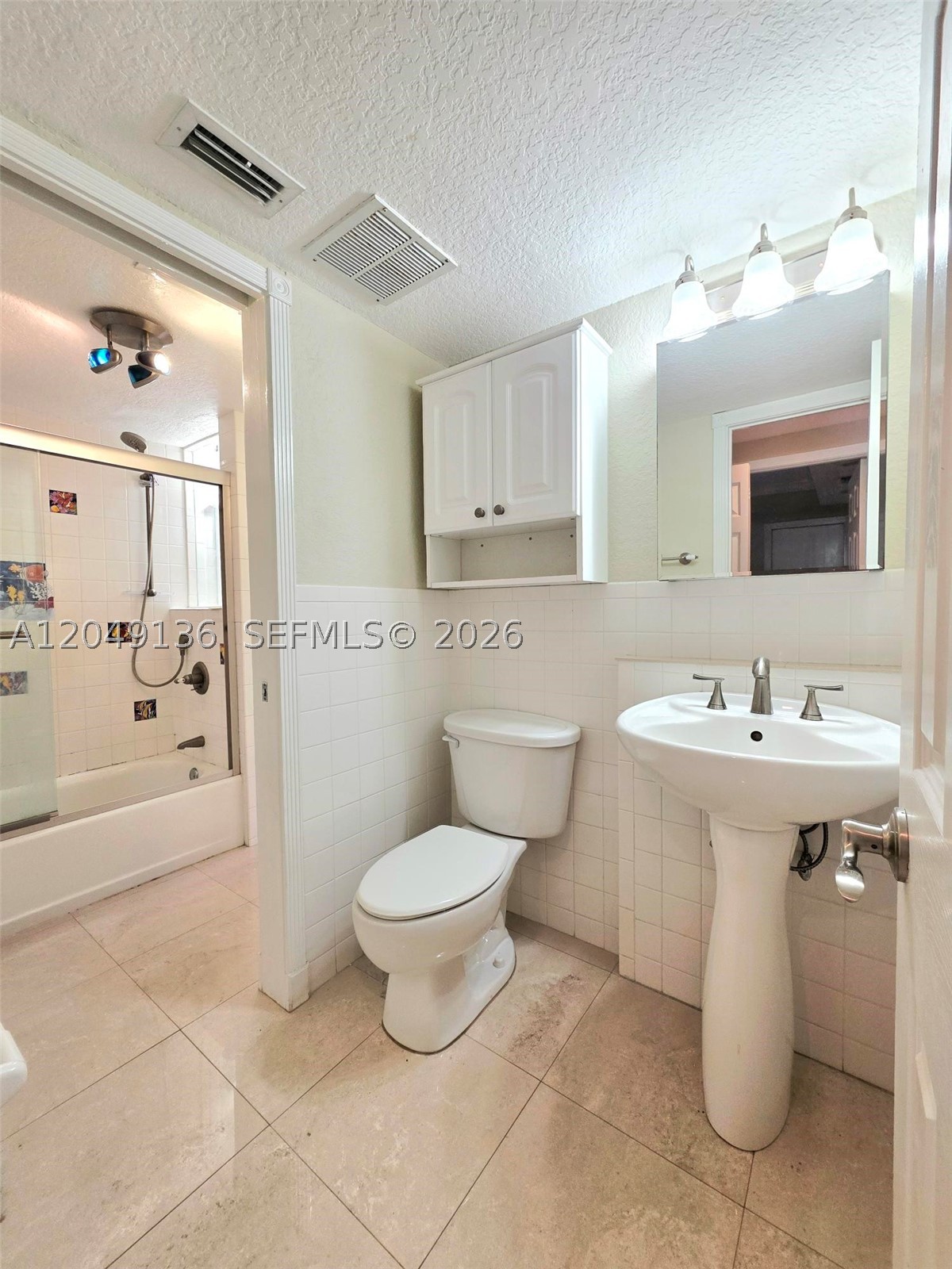 1400 NE 57th Ct #202, Fort Lauderdale FL 33334