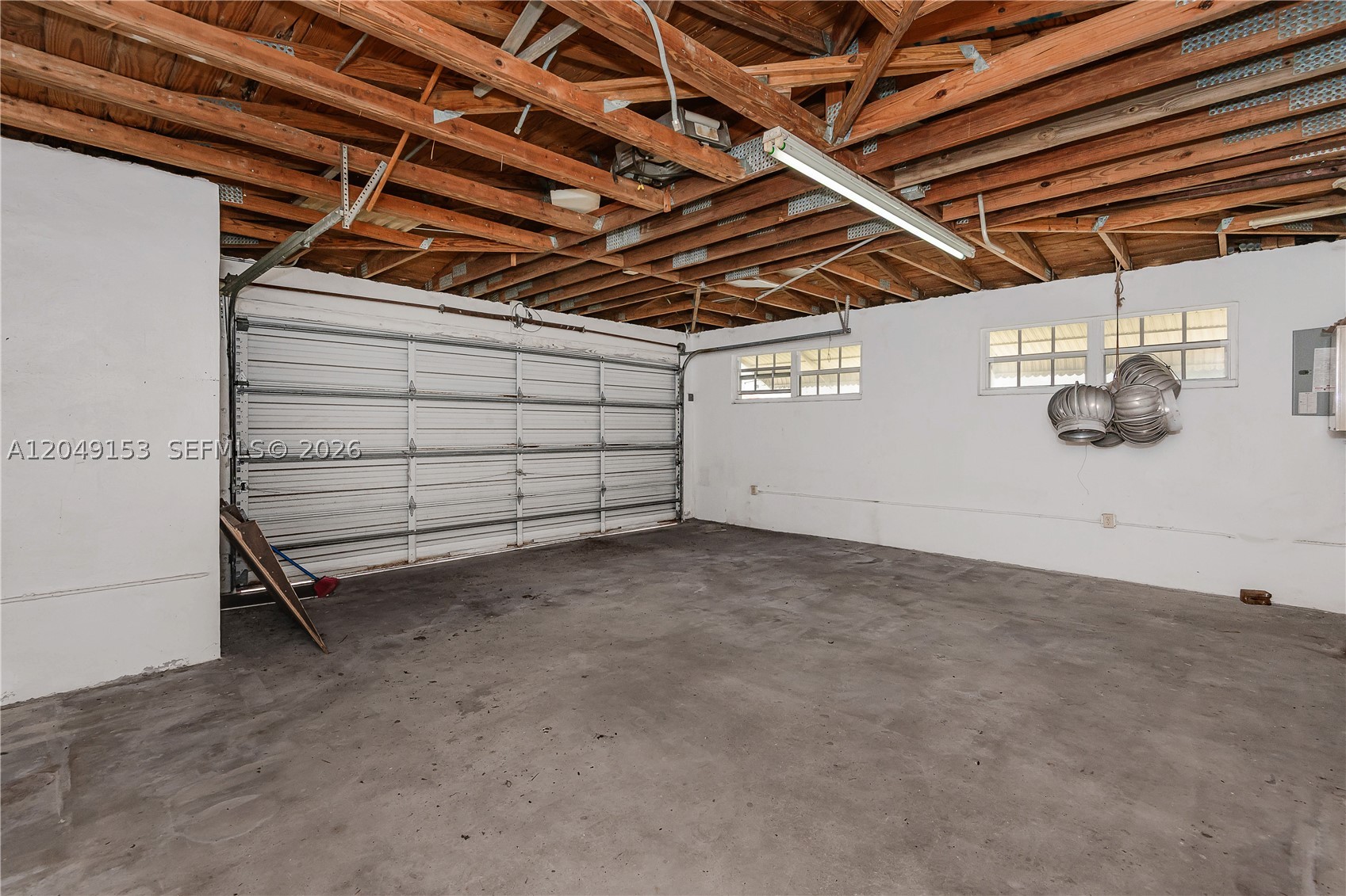 292 W 39th Pl, Hialeah FL 33012