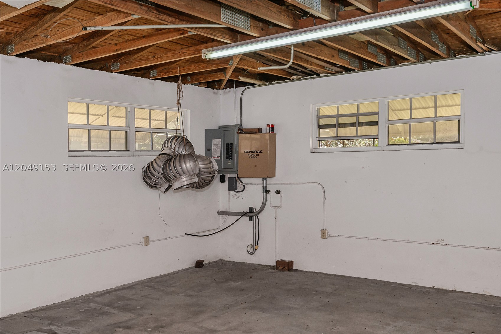 292 W 39th Pl, Hialeah FL 33012