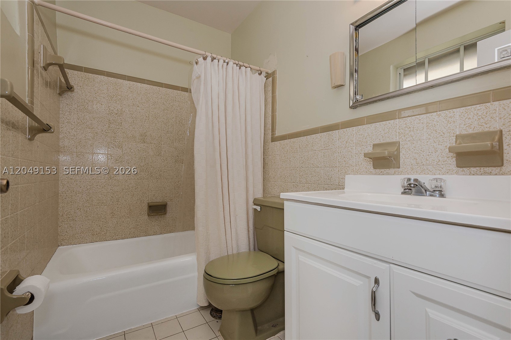 292 W 39th Pl, Hialeah FL 33012