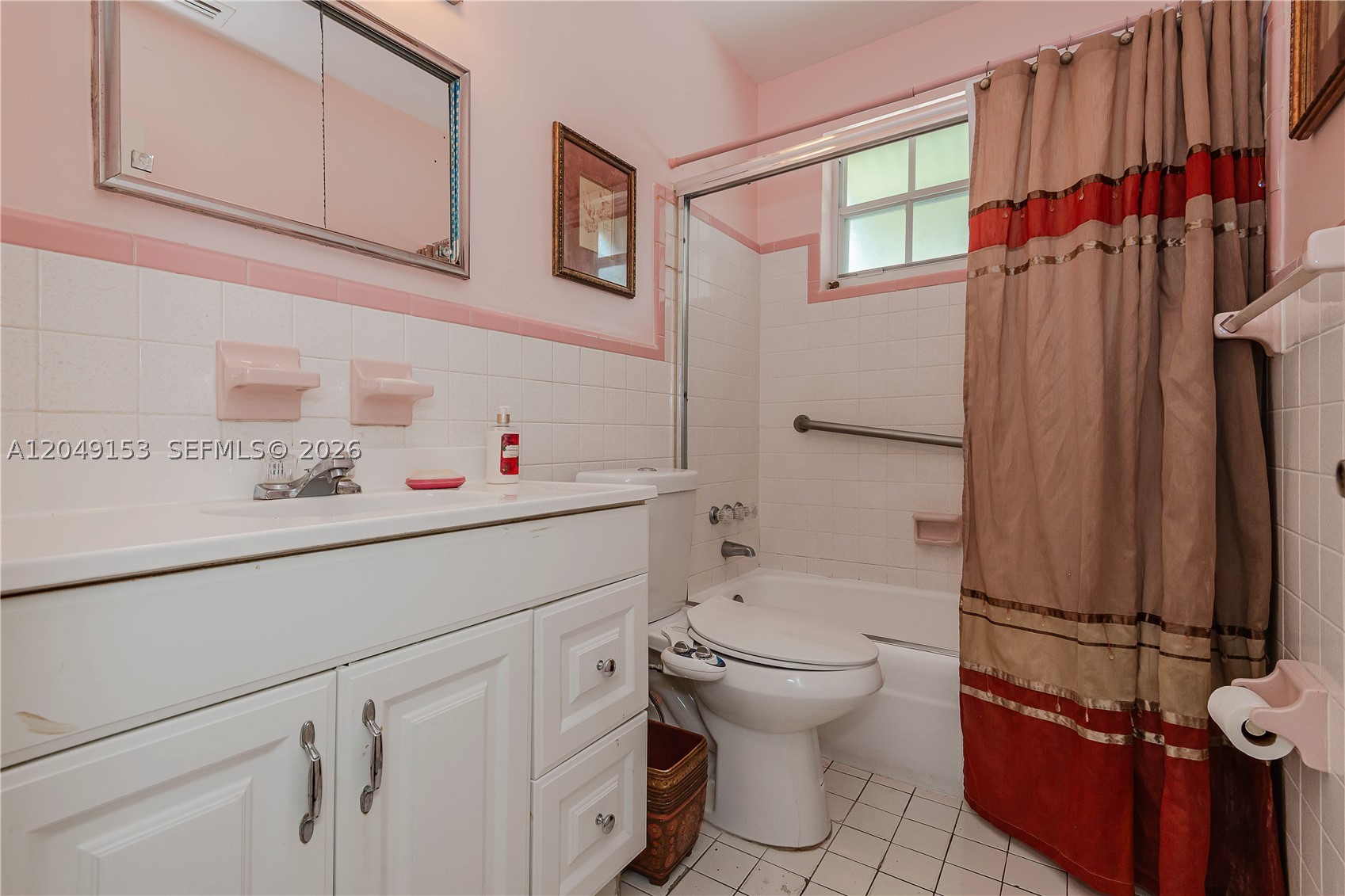 292 W 39th Pl, Hialeah FL 33012