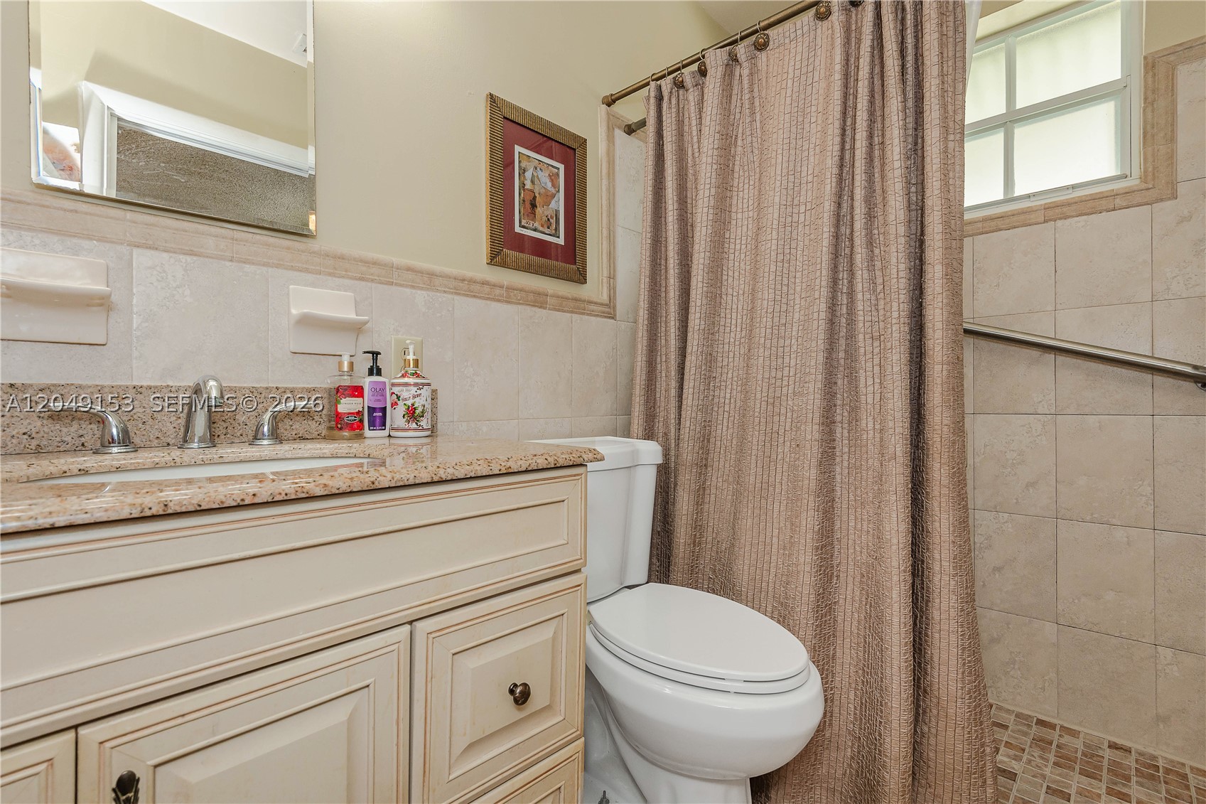 292 W 39th Pl, Hialeah FL 33012
