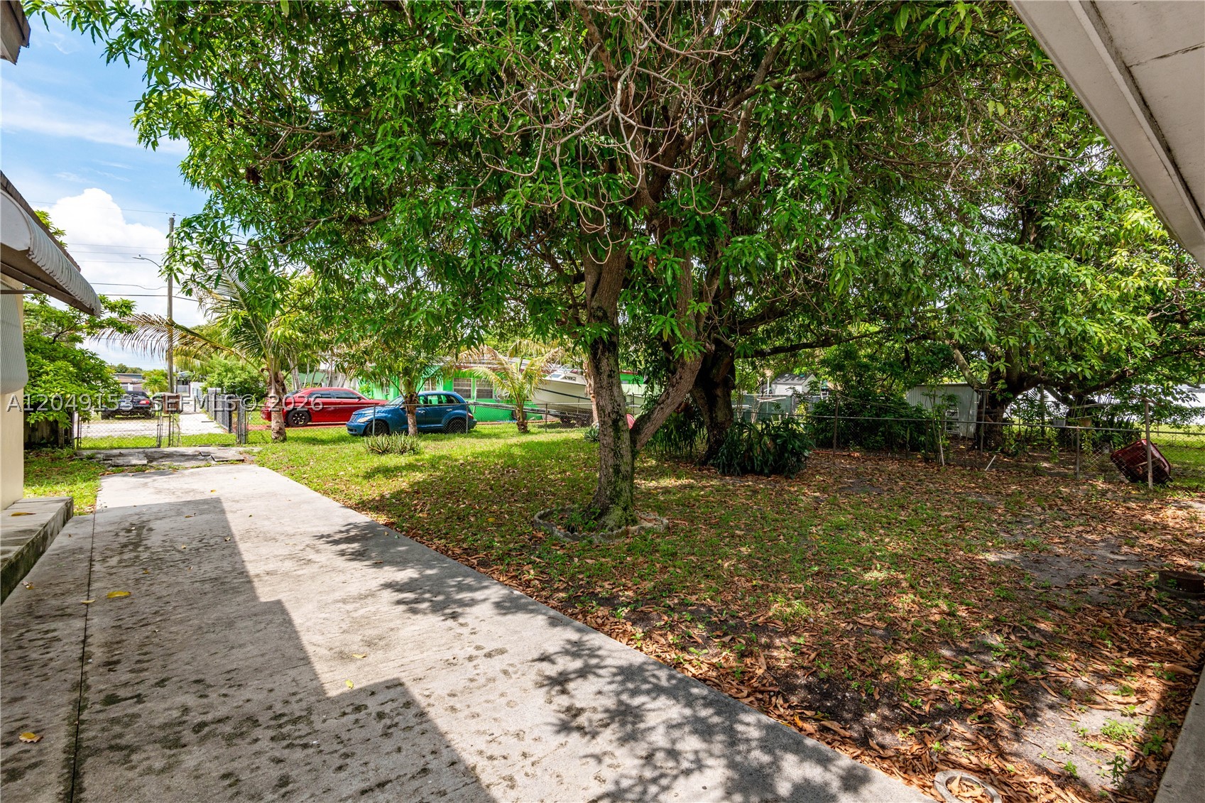 292 W 39th Pl, Hialeah FL 33012