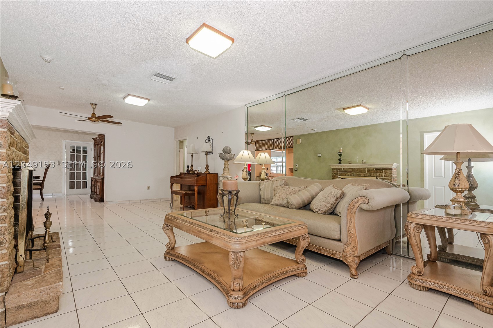 292 W 39th Pl, Hialeah FL 33012