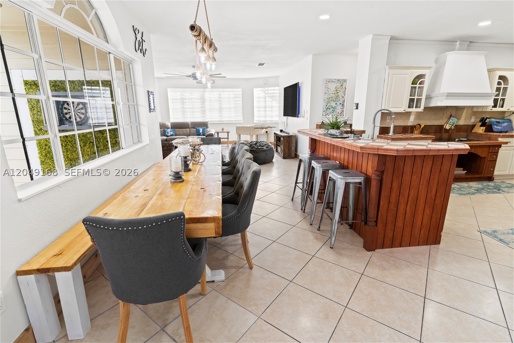 901 Dove Ave, Miami Springs FL 33166