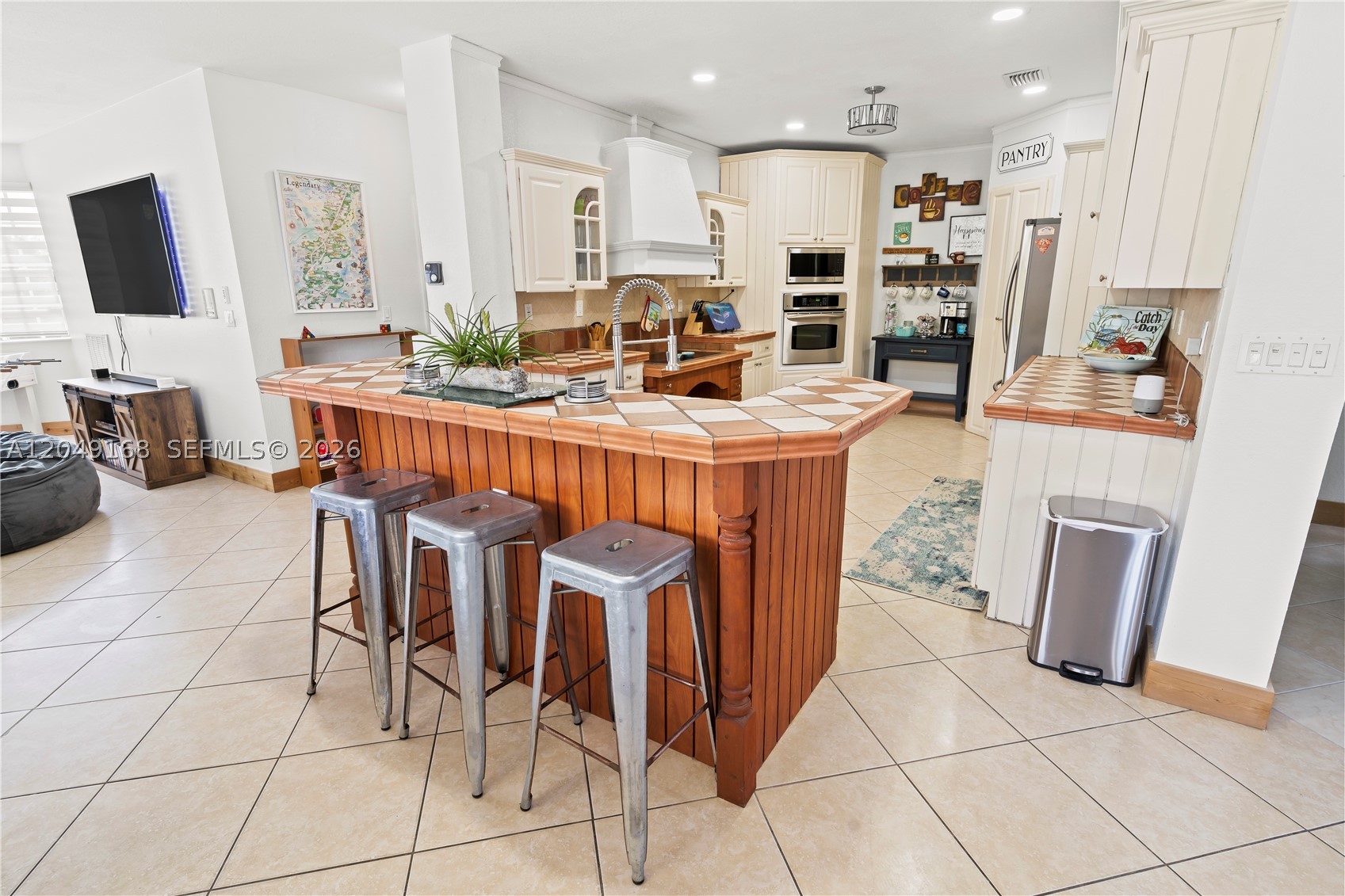901 Dove Ave, Miami Springs FL 33166