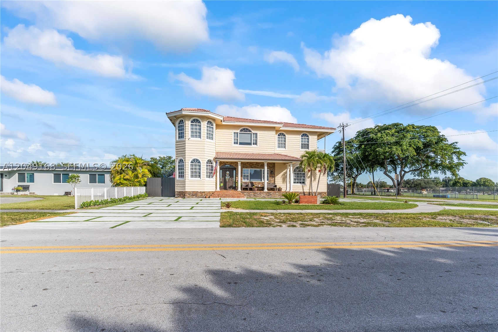 901 Dove Ave, Miami Springs FL 33166