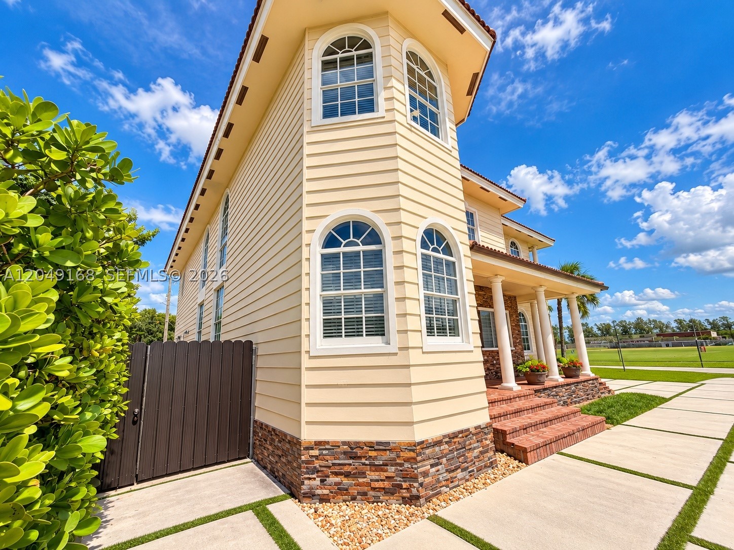 901 Dove Ave, Miami Springs FL 33166