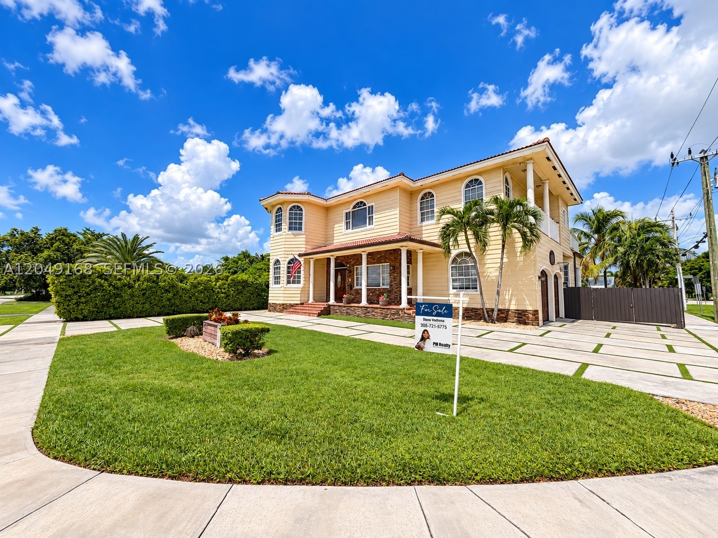 901 Dove Ave, Miami Springs FL 33166