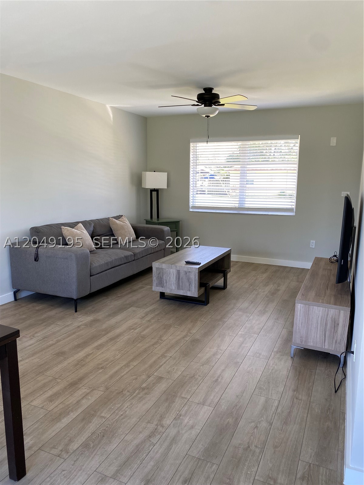 11121 SW 46th St, Miami FL 33165