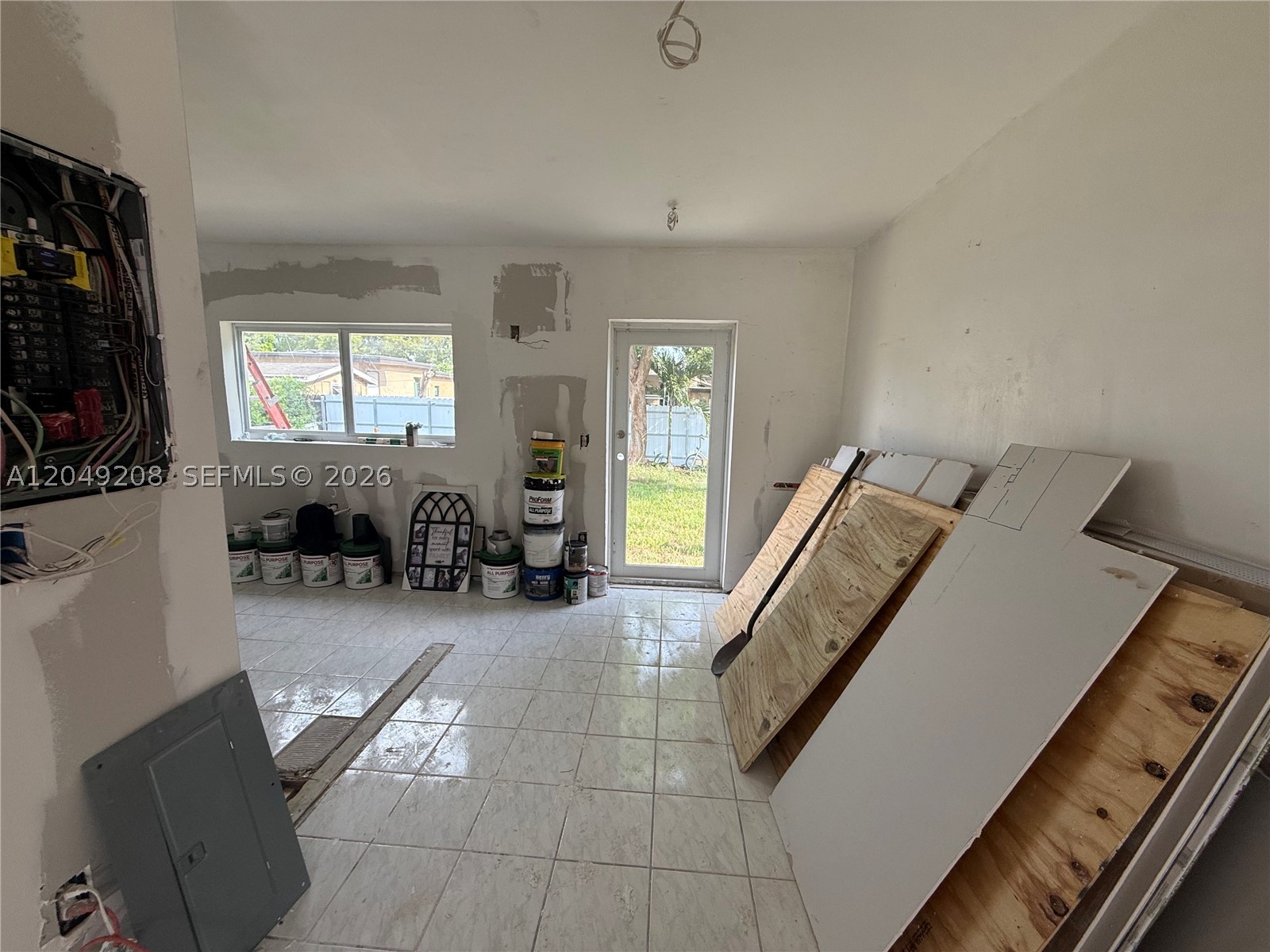 6346 NW 41st St, Virginia Gardens FL 33166
