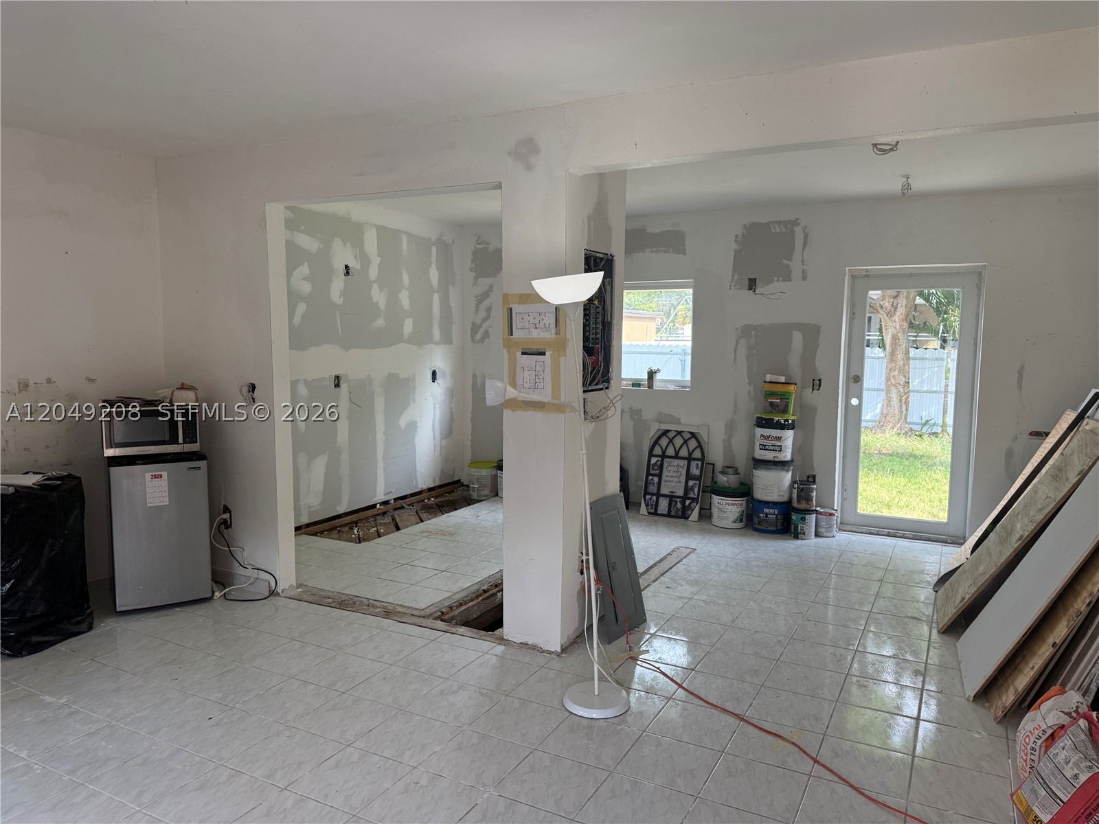 6346 NW 41st St, Virginia Gardens FL 33166