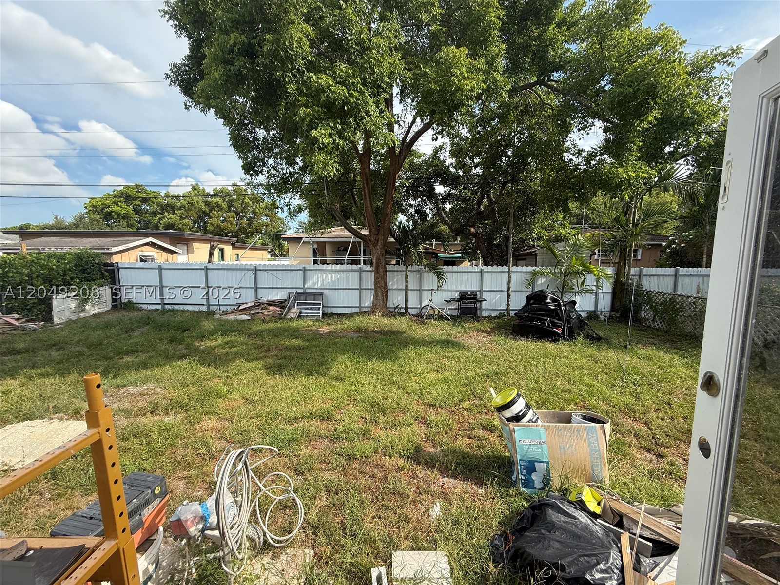6346 NW 41st St, Virginia Gardens FL 33166