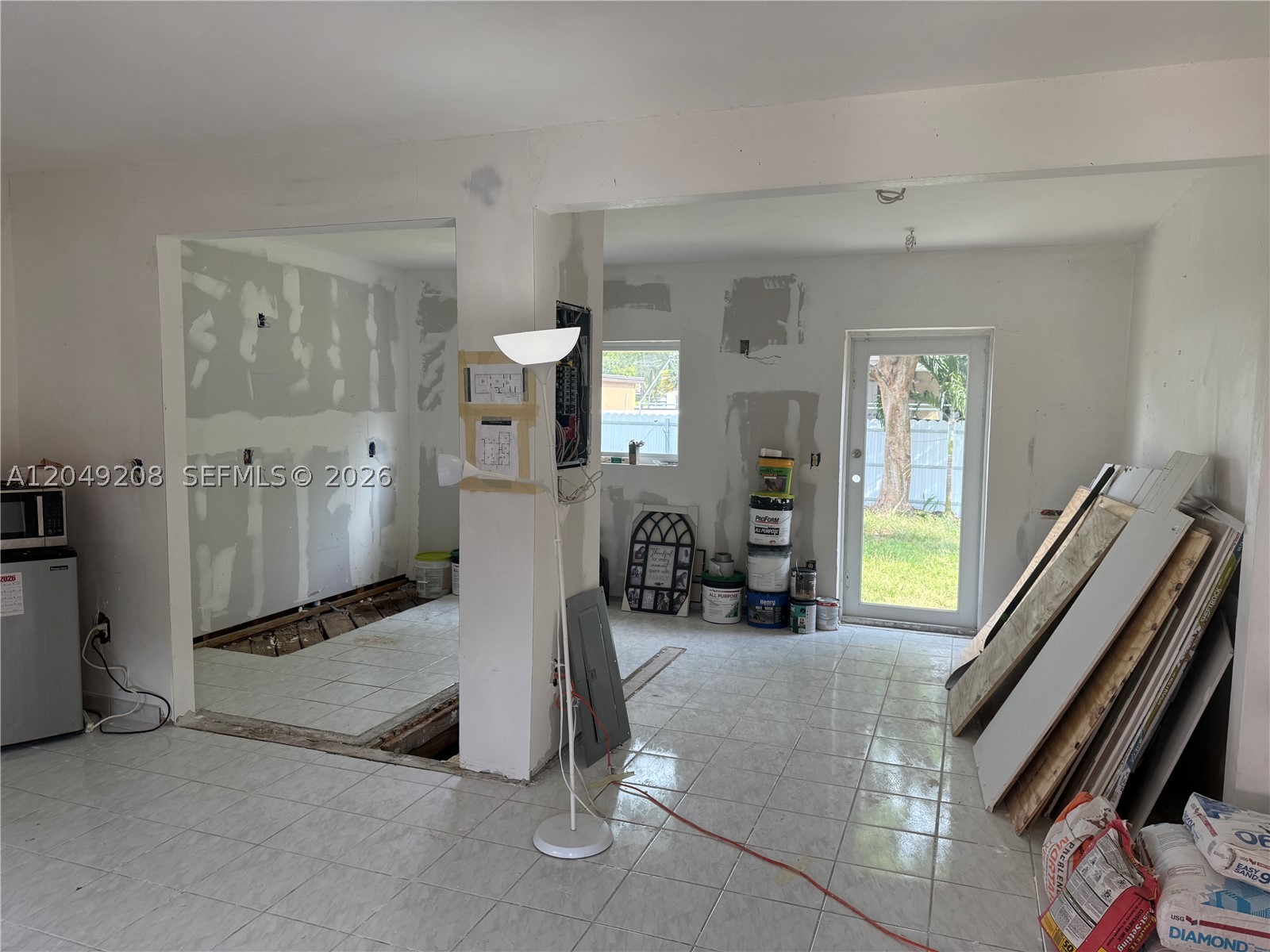 6346 NW 41st St, Virginia Gardens FL 33166