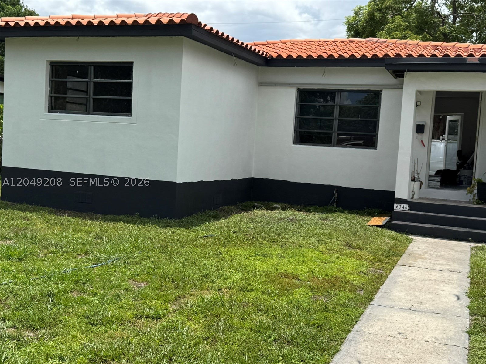6346 NW 41st St, Virginia Gardens FL 33166