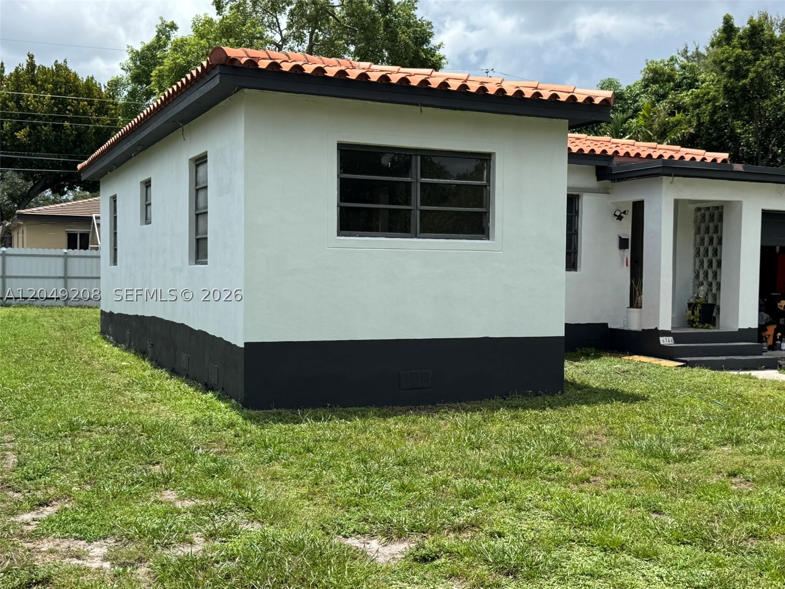 6346 NW 41st St, Virginia Gardens FL 33166