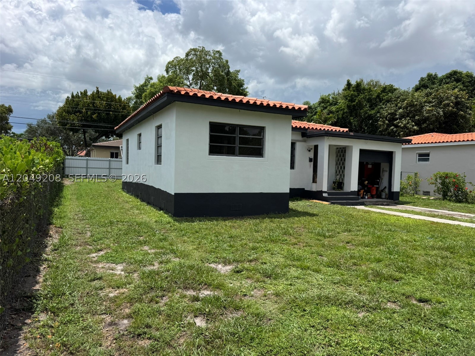 6346 NW 41st St, Virginia Gardens FL 33166