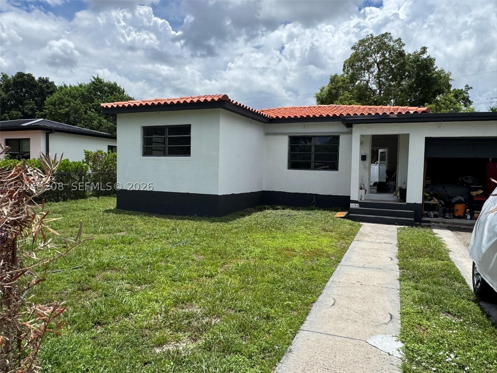 6346 NW 41st St, Virginia Gardens FL 33166