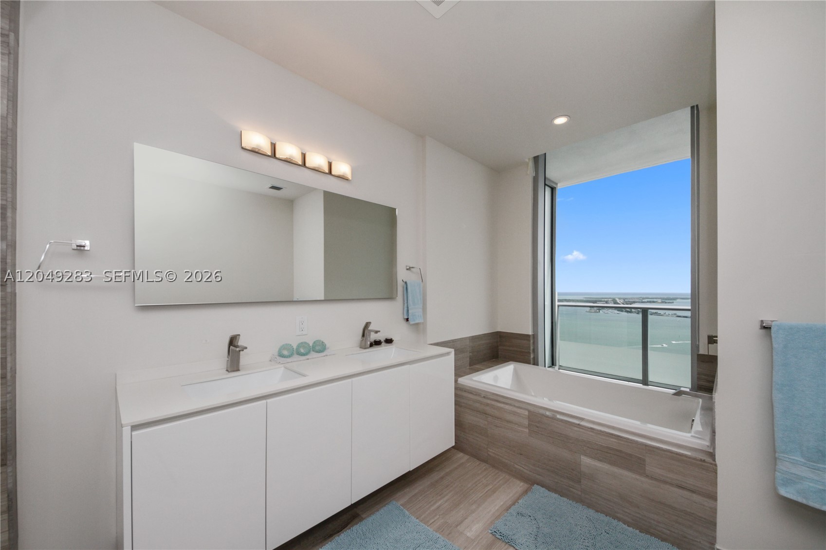 1300 Brickell Bay Dr #4102, Miami FL 33131