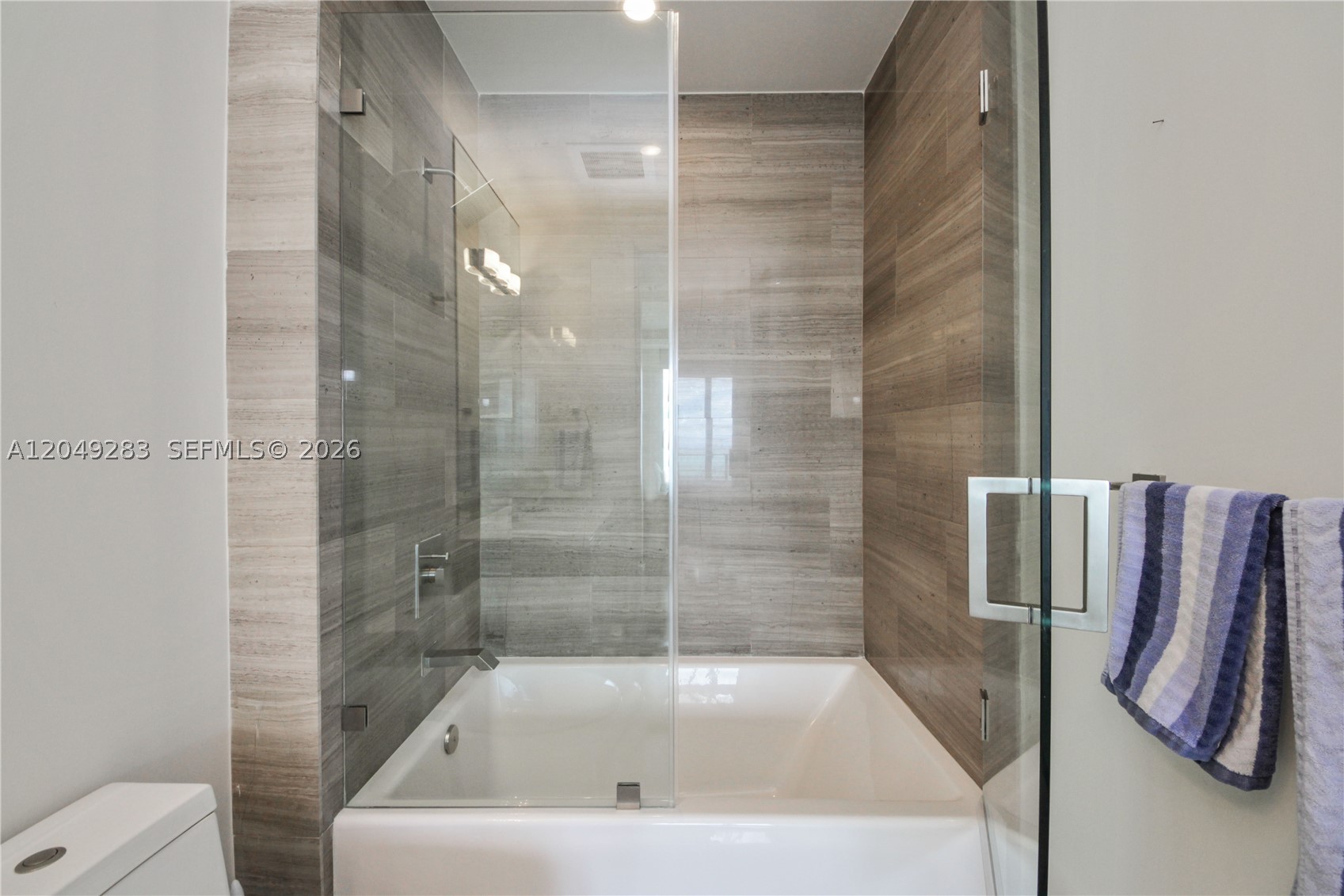 1300 Brickell Bay Dr #4102, Miami FL 33131