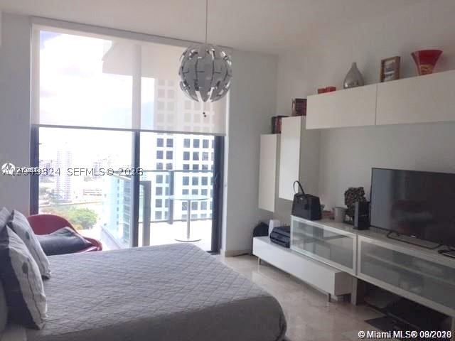 68 SE 6th St #2007, Miami FL 33131