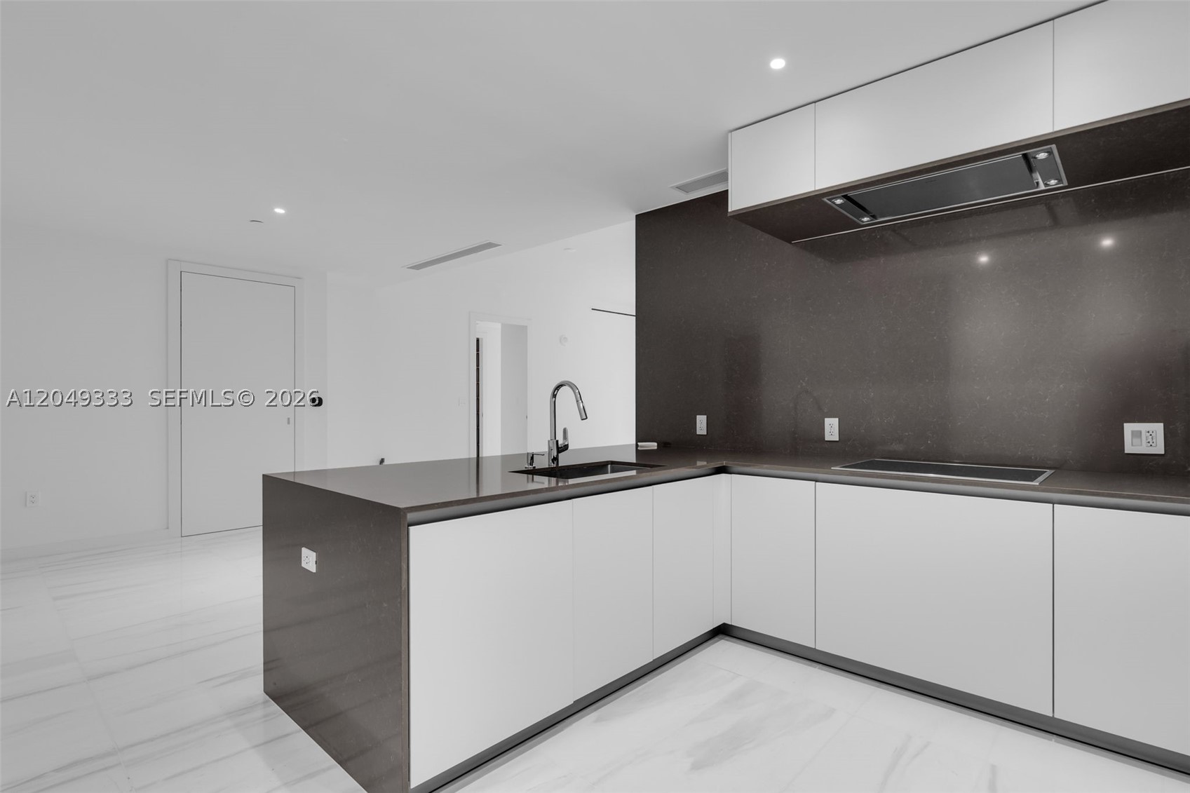 300 Biscayne Boulevard Way #3009W, Miami FL 33131