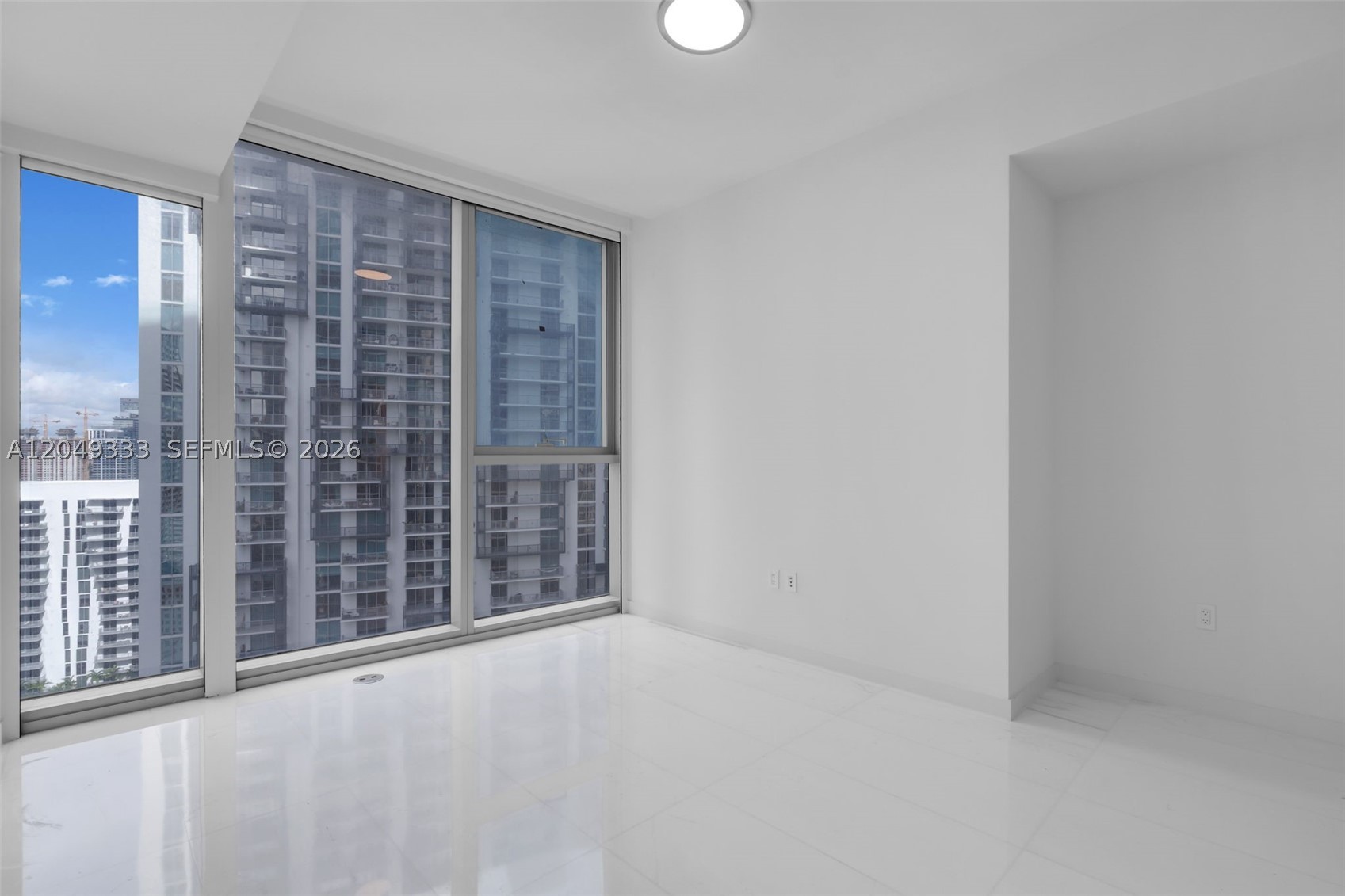 300 Biscayne Boulevard Way #3009W, Miami FL 33131