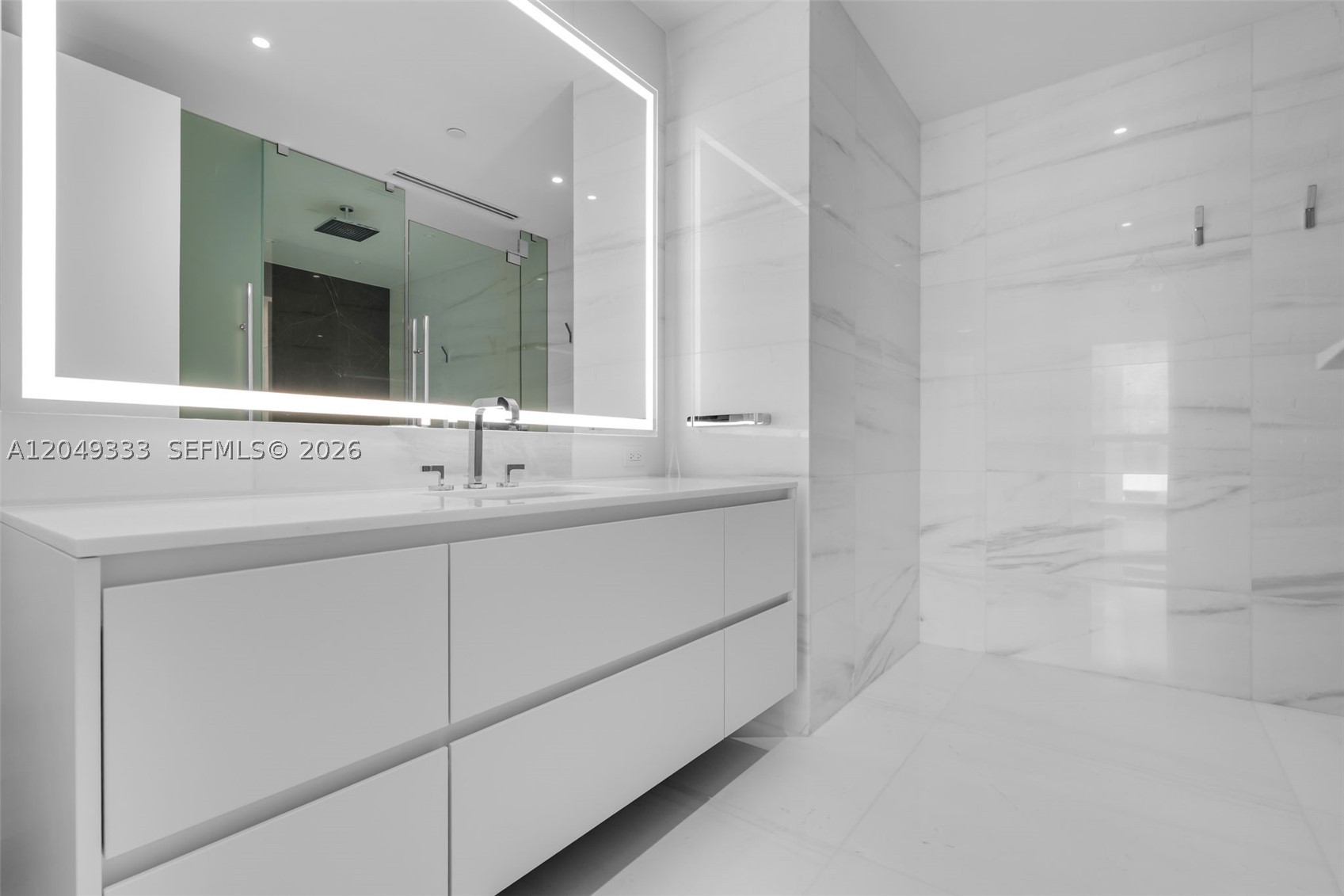 300 Biscayne Boulevard Way #3009W, Miami FL 33131