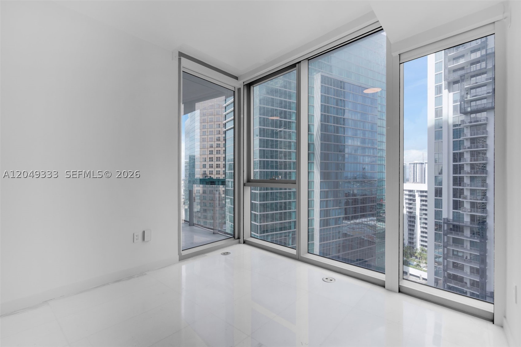 300 Biscayne Boulevard Way #3009W, Miami FL 33131