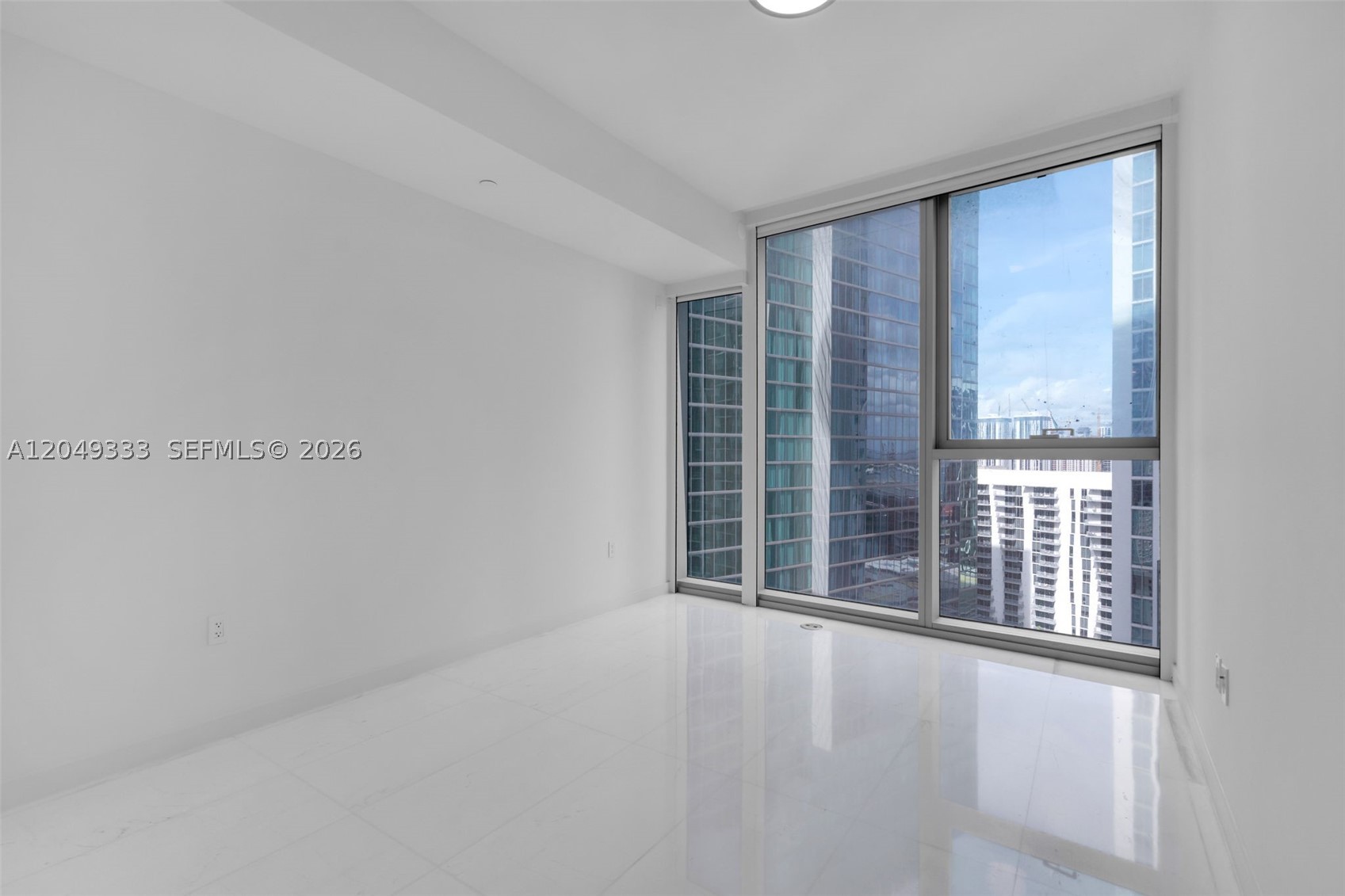 300 Biscayne Boulevard Way #3009W, Miami FL 33131