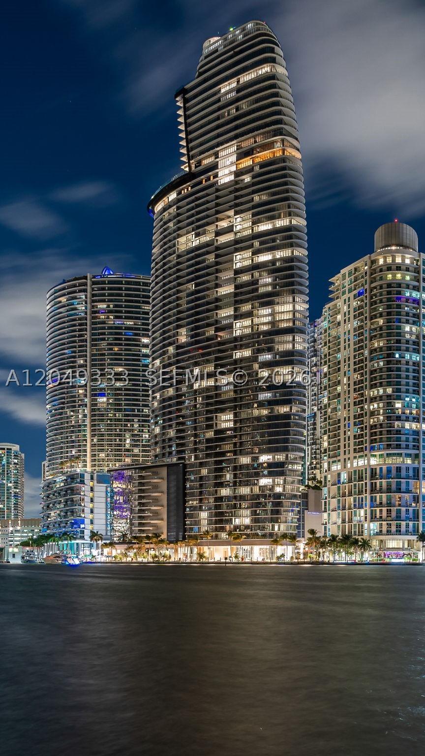 300 Biscayne Boulevard Way #3009W, Miami FL 33131
