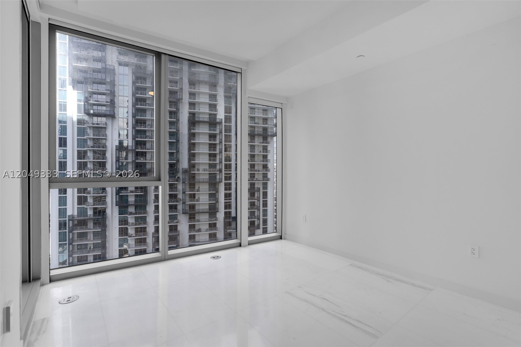 300 Biscayne Boulevard Way #3009W, Miami FL 33131
