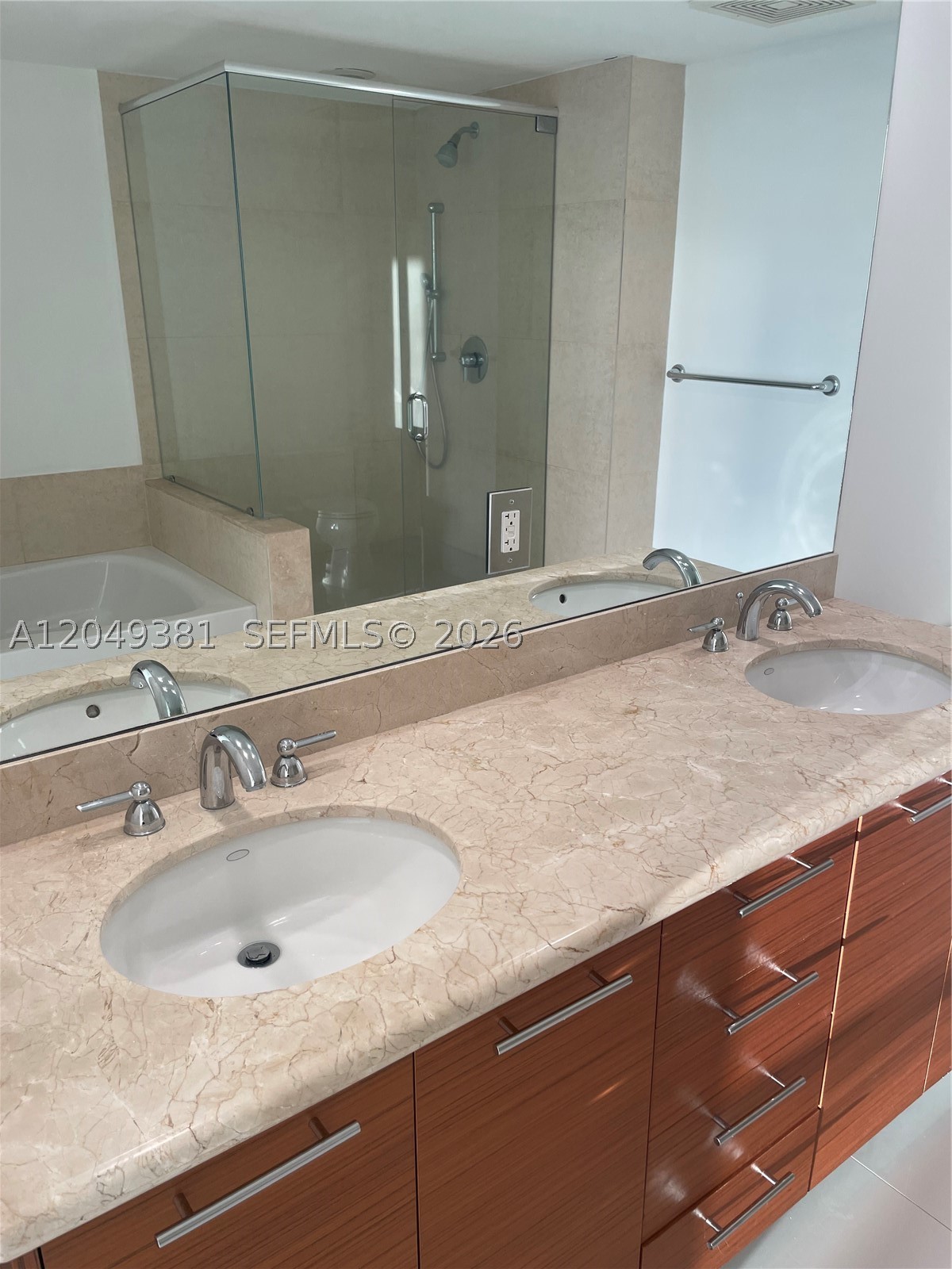 50 Biscayne Blvd #5001, Miami FL 33132