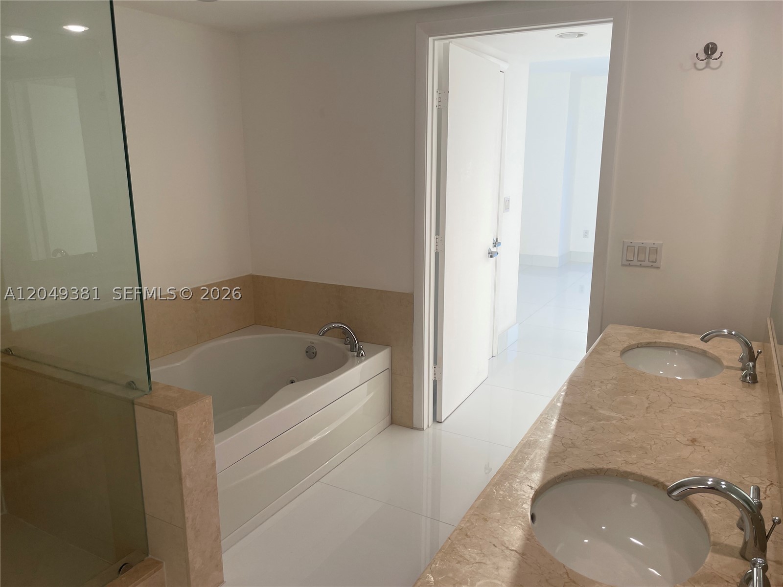 50 Biscayne Blvd #5001, Miami FL 33132