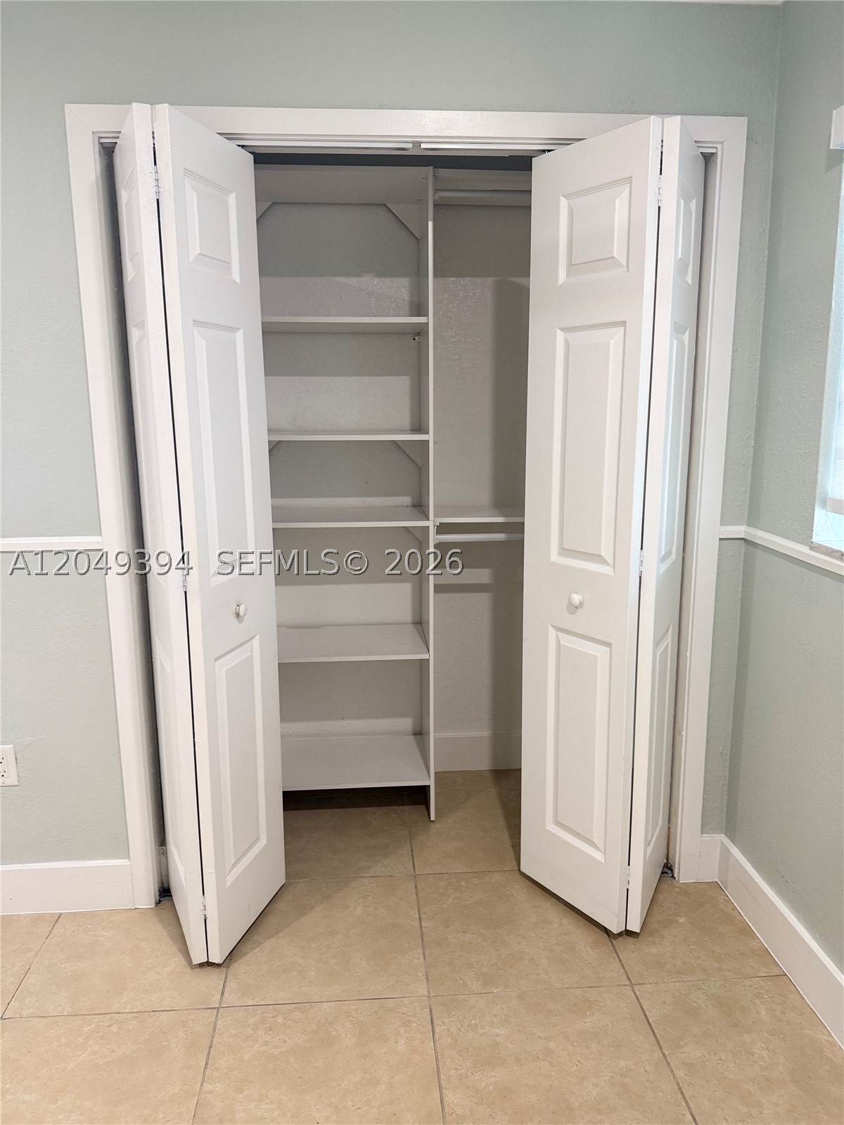 9675 SW 19th St, Miami FL 33165