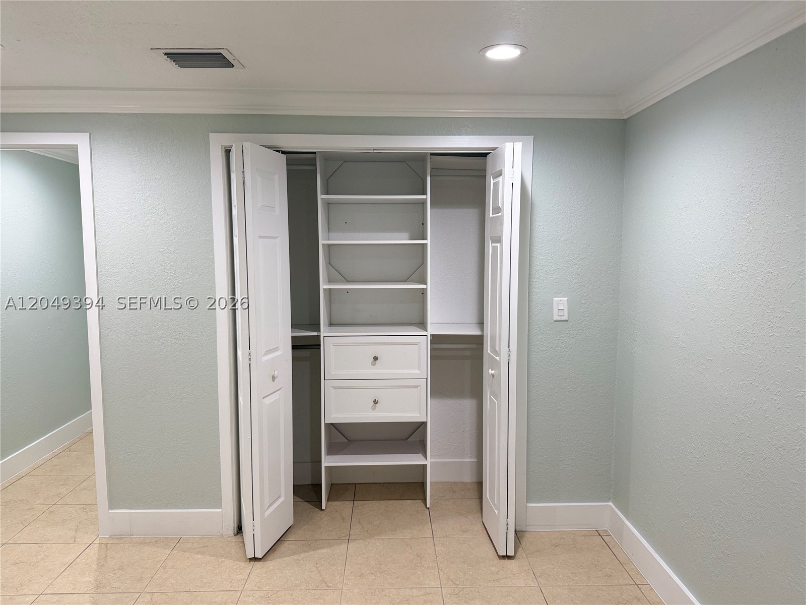 9675 SW 19th St, Miami FL 33165