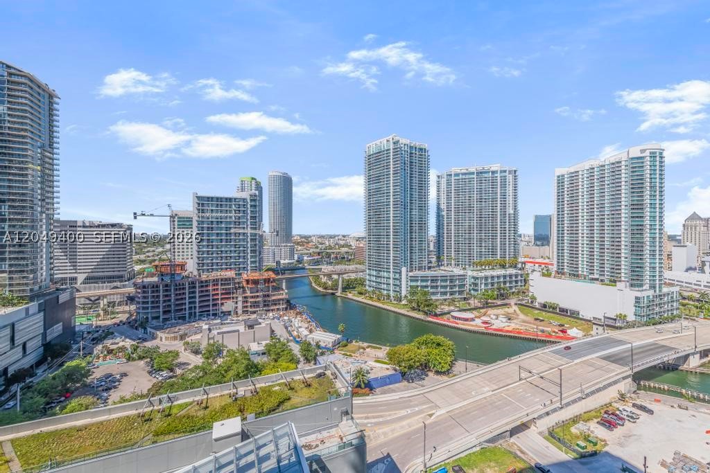 68 SE 6th St #1710, Miami FL 33131