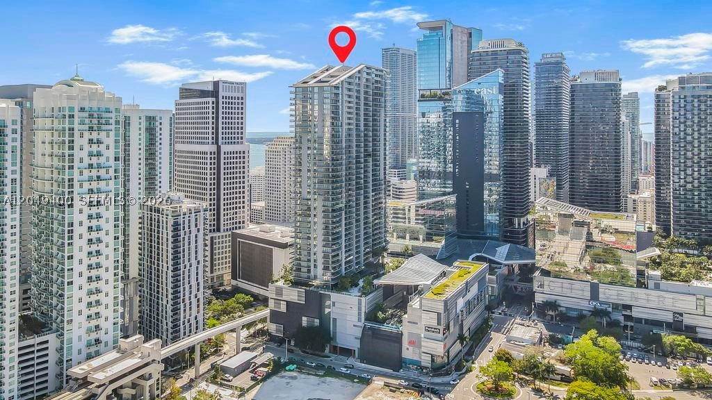 68 SE 6th St #1710, Miami FL 33131