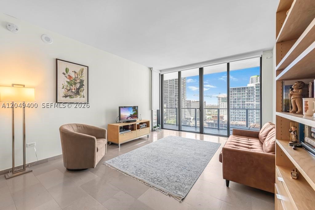 68 SE 6th St #1710, Miami FL 33131