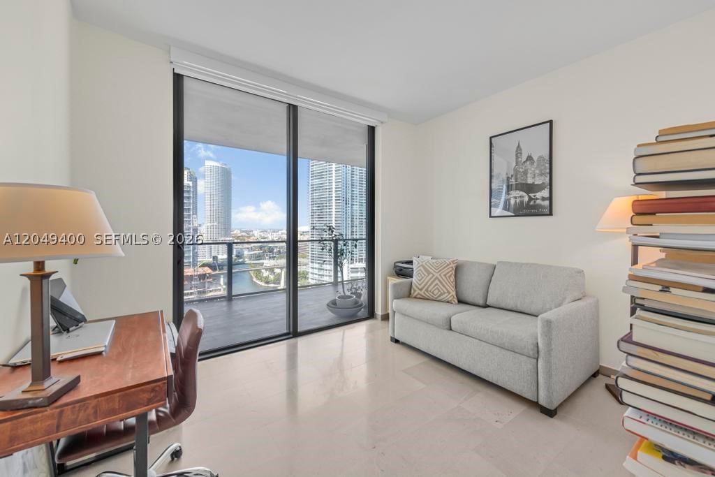 68 SE 6th St #1710, Miami FL 33131