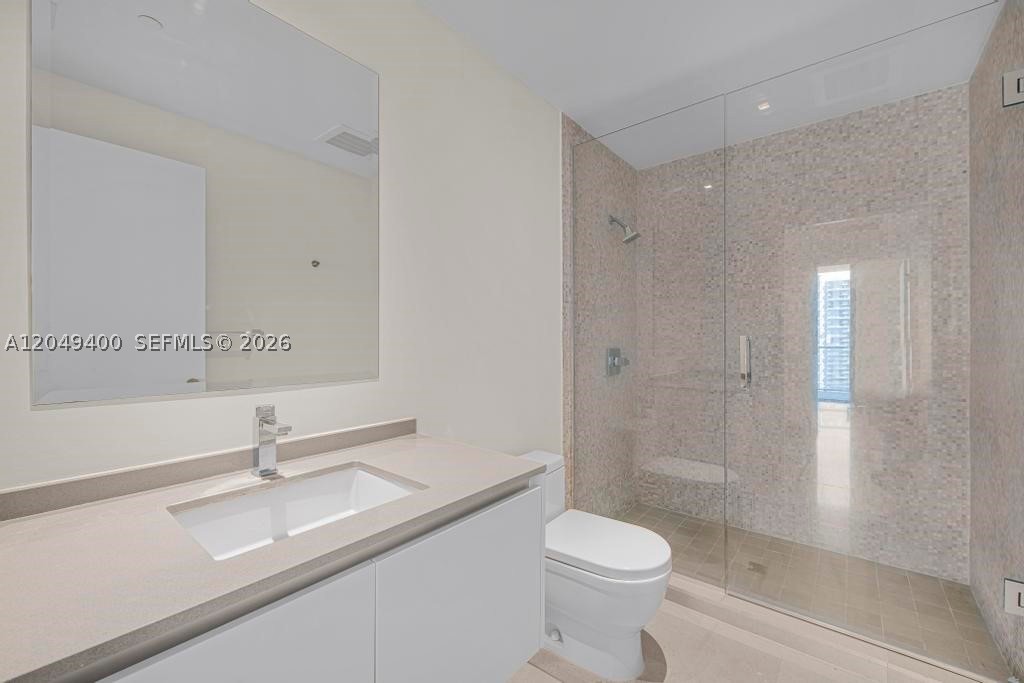 68 SE 6th St #1710, Miami FL 33131